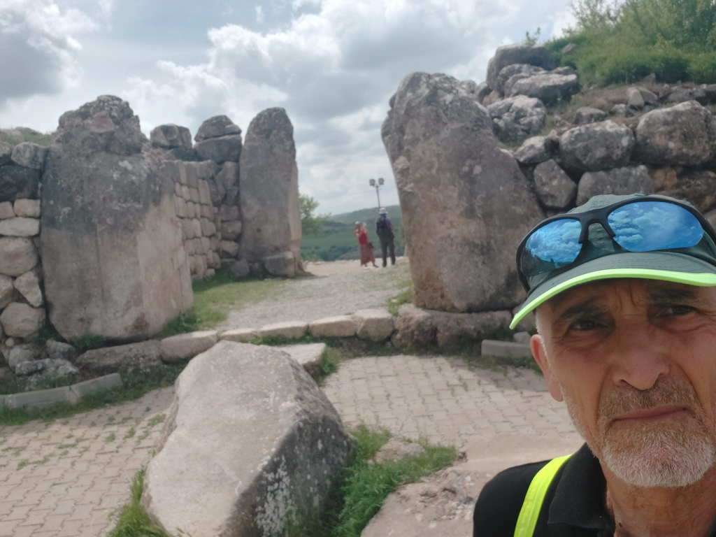 Hattuşada iz sürmek